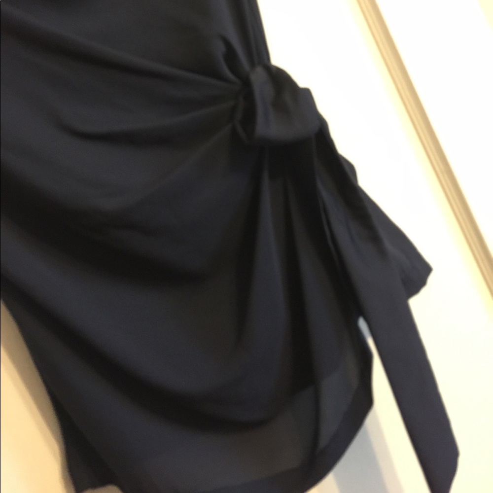 H&M top. - Picture 2 of 4
